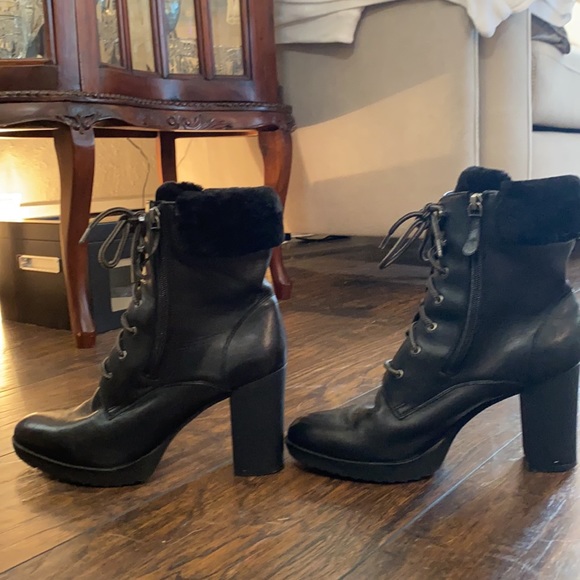 Buttery soft leather booties lace-up, double side zip and faux shearling fur - Picture 3 of 9